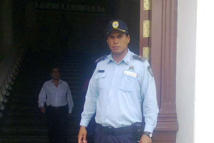 Policía grabó a sereno de Trujillo cobrando coima a ambulante