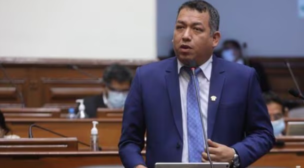 Comisión de Ética iniciaría indagación preliminar a Darwin Espinoza y AP le abre un proceso de expulsión