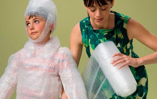 Cuáles son los efectos negativos de la crianza de los padres helicóptero 