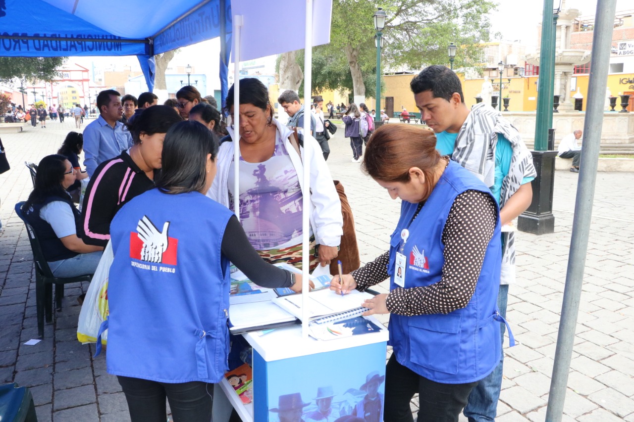 Trujillo: Defensoría orientó a ciudadanos extranjeros sobre derechos de los migrantes