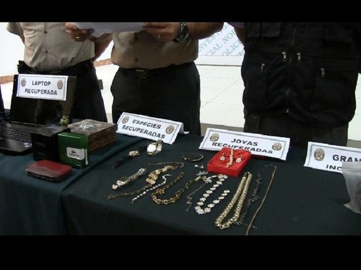 Tras tenaz balacera capturan a delincuentes que robaron en casa de comandante PNP