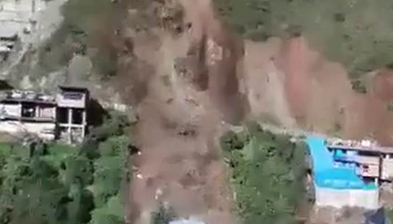 La Libertad: unas 80 viviendas sepultadas tras derrumbe de una ladera en Pataz