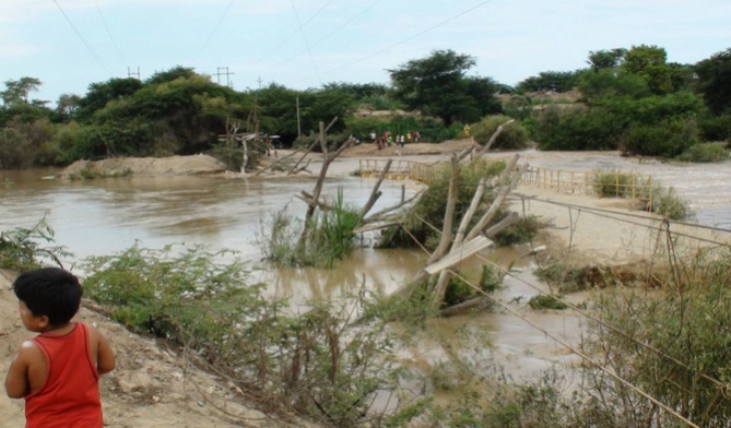 Suspenden clases en colegio Javier Heraud de Chepén  por crecida del río Chamán