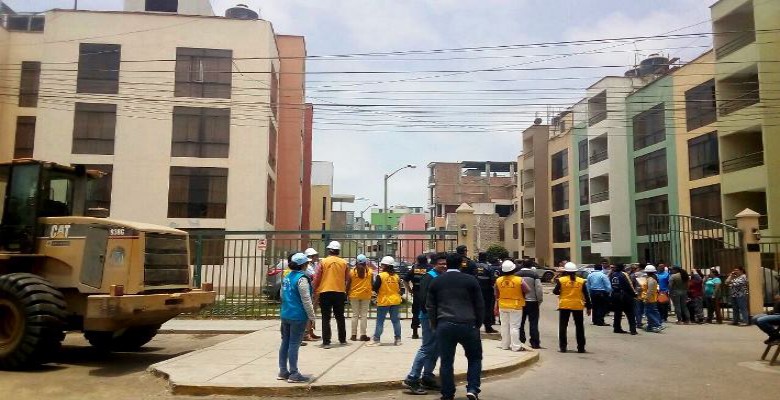 Trujillo: municipalidad pide a vecinos de av. Juan Pablo II desmontar estructuras no autorizadas