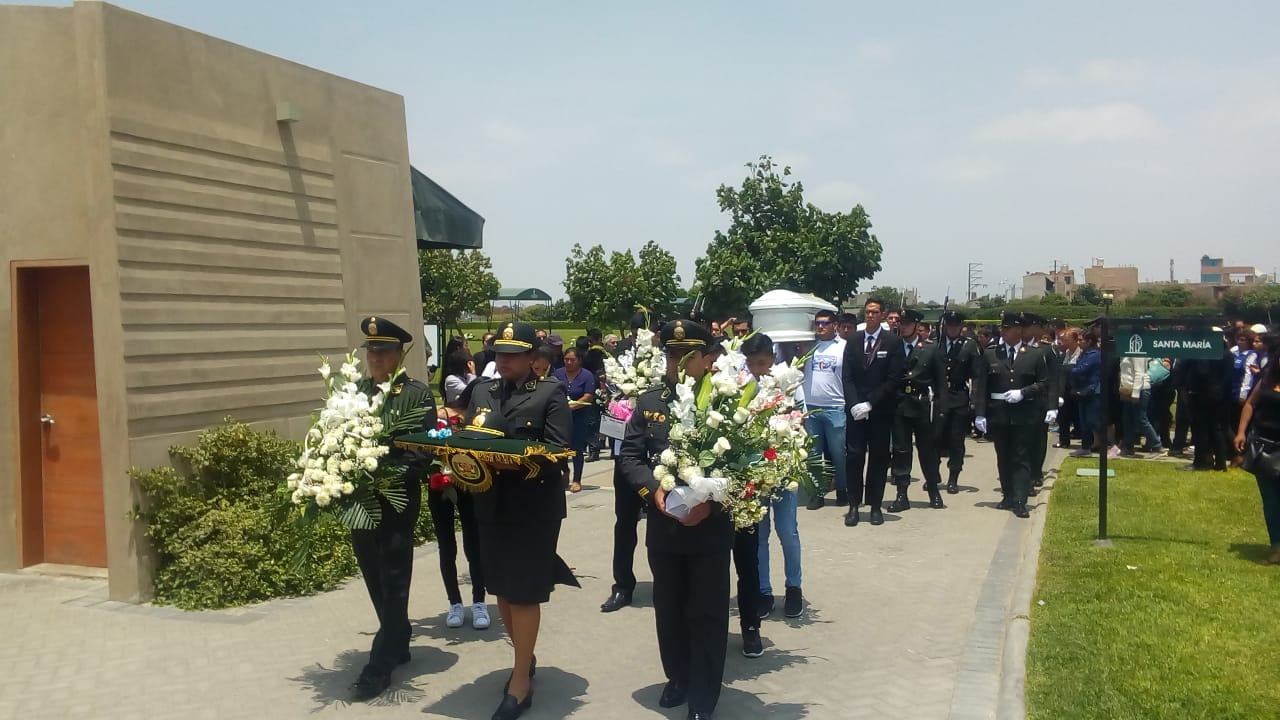Despiden con honores a policía que murió en accidente de Charat