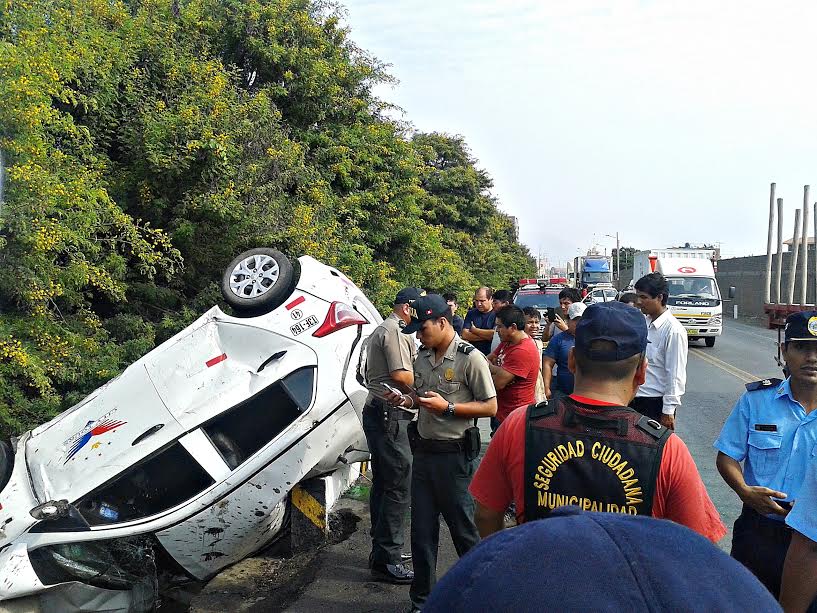 Trujillo: fallece joven que viajaba en auto que se despistó en la vía de Evitamiento   