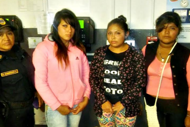 Detienen a tres mujeres acusadas de robar en Plaza Vea de Trujillo