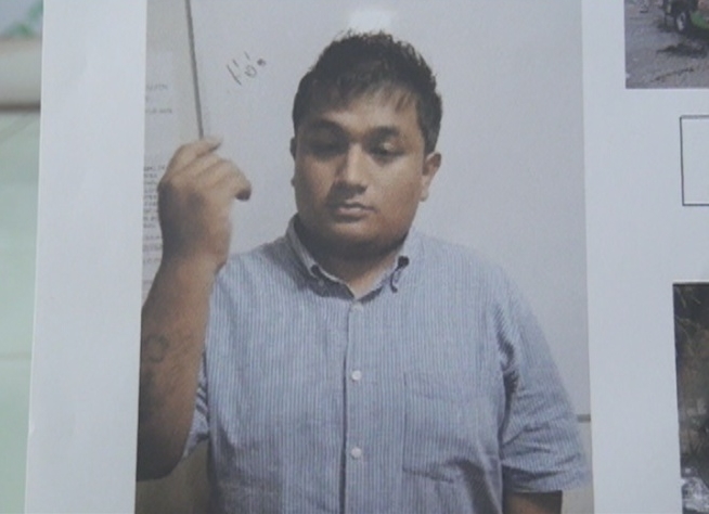 Detienen a presunto implicado en incendio a una combi en Monserrate