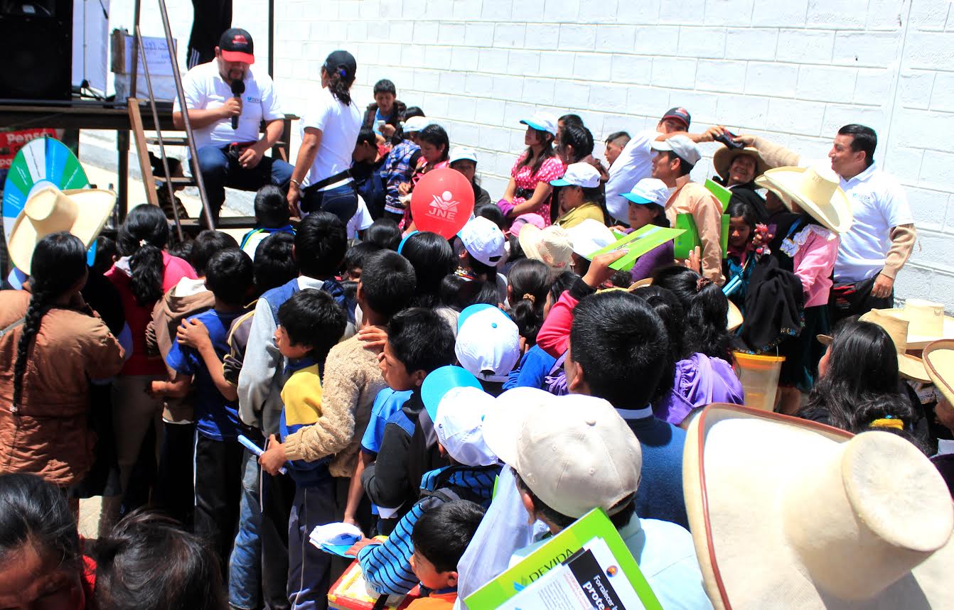 Devida realizó feria en Huamachuco para alertar sobre tráfico ilícito de drogas