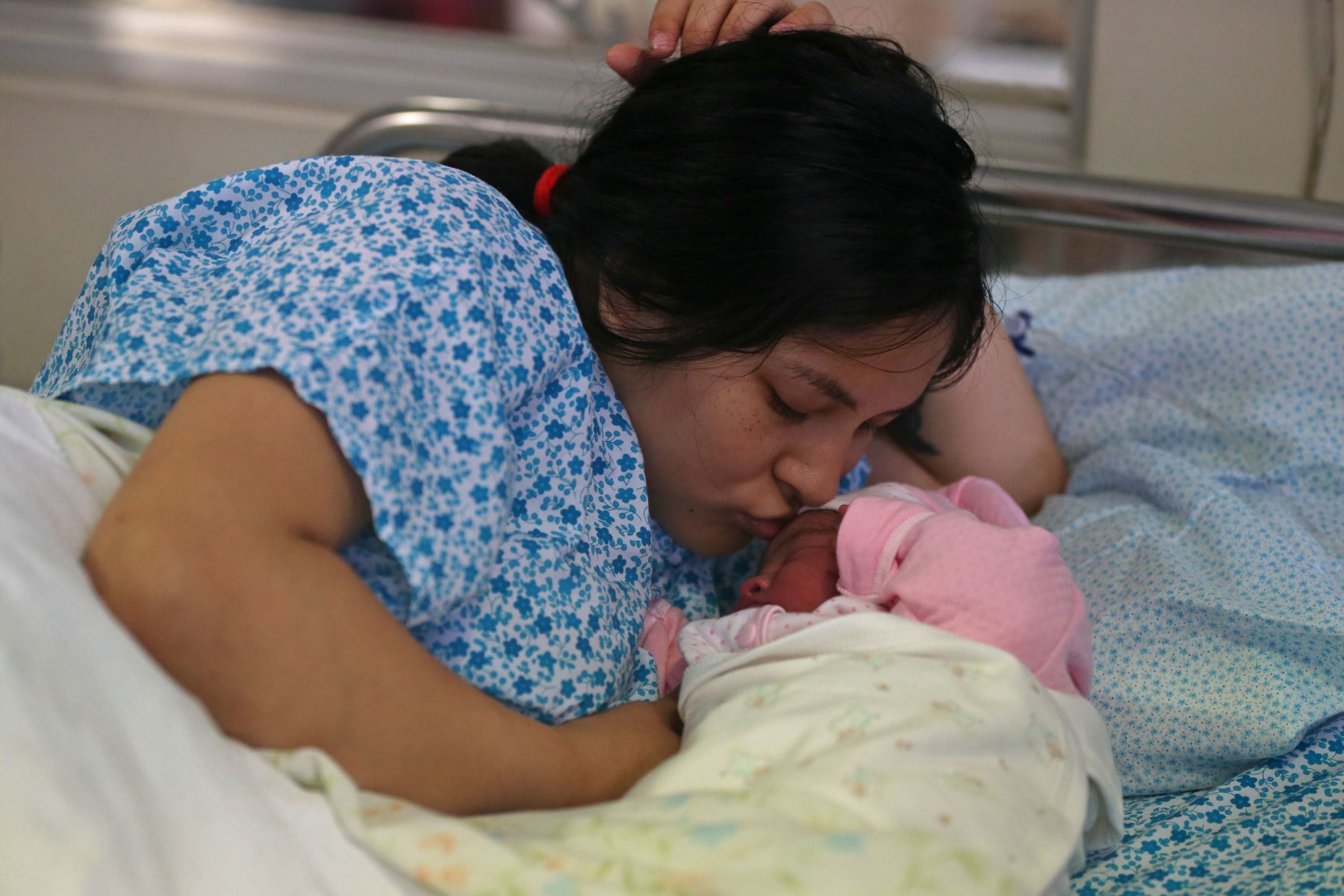 Cerca de ocho millones de mujeres celebran el Día de la Madre en el Perú