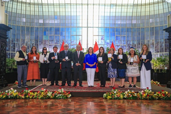 Presidenta Boluarte hace un llamado a la unidad en condecoración “Orden del trabajo 2025” 