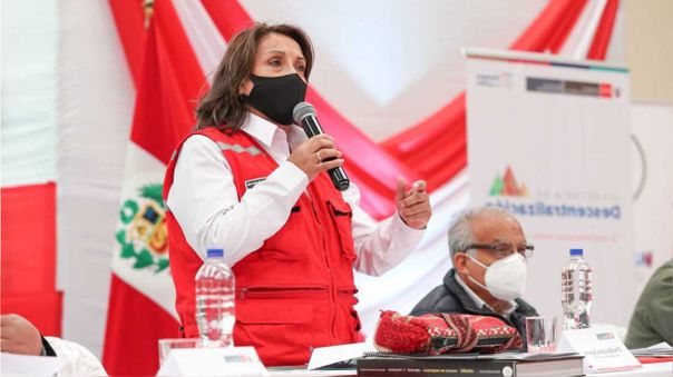 Boluarte: “Si la familia del presidente está no habida, les sugiero que se pongan a derecho”