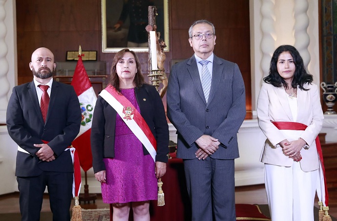 Presidenta Dina Boluarte juramentó a ministros de Trabajo y de Transportes  