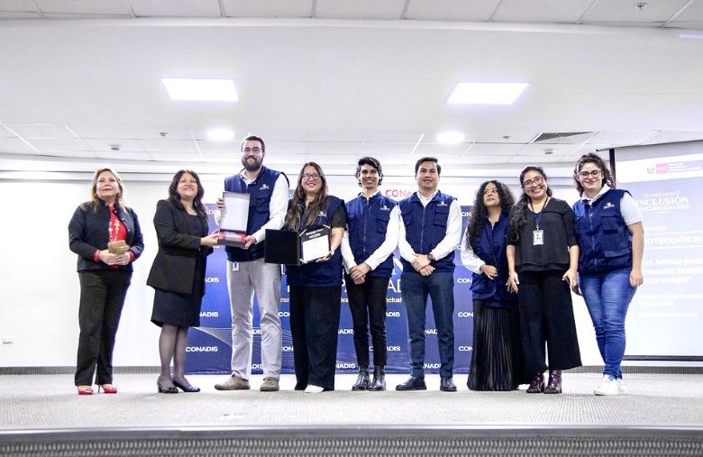 Conadis entrega reconocimiento a la ONPE en concurso de buenas prácticas