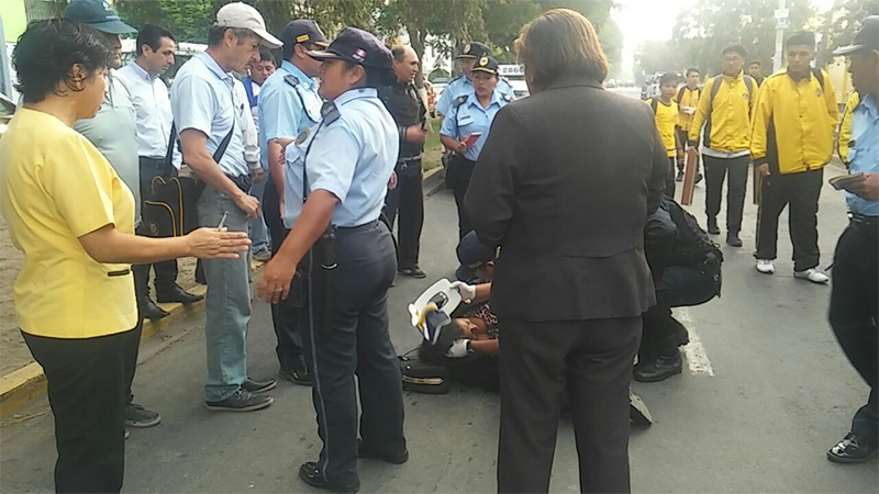 Directora de colegio San Juan fue arrollada en la puerta de la institución