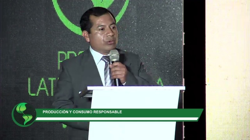 Docente otuzcano destaca en los premios Latinoamérica Verde en Ecuador