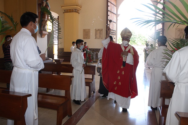 Semana Santa inició con celebración de Domingo de Ramos, en la Basílica Catedral