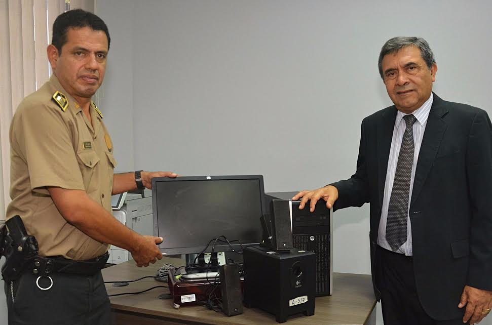 Víctor Larco: UCV entregó equipos de cómputo para implementar la comisaria de Buenos Aires