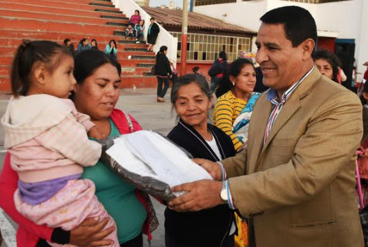 Mil 500 familias necesitadas de Víctor Larco recibieron donaciones