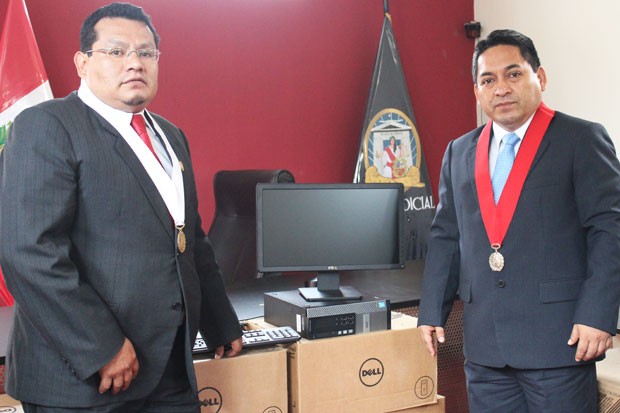 Corte de La Libertad entregó 11 computadoras en Virú