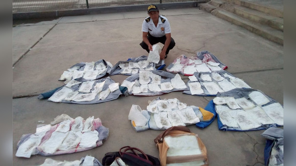Abandonan clorhidrato de cocaína en baño de aeropuerto de Trujillo