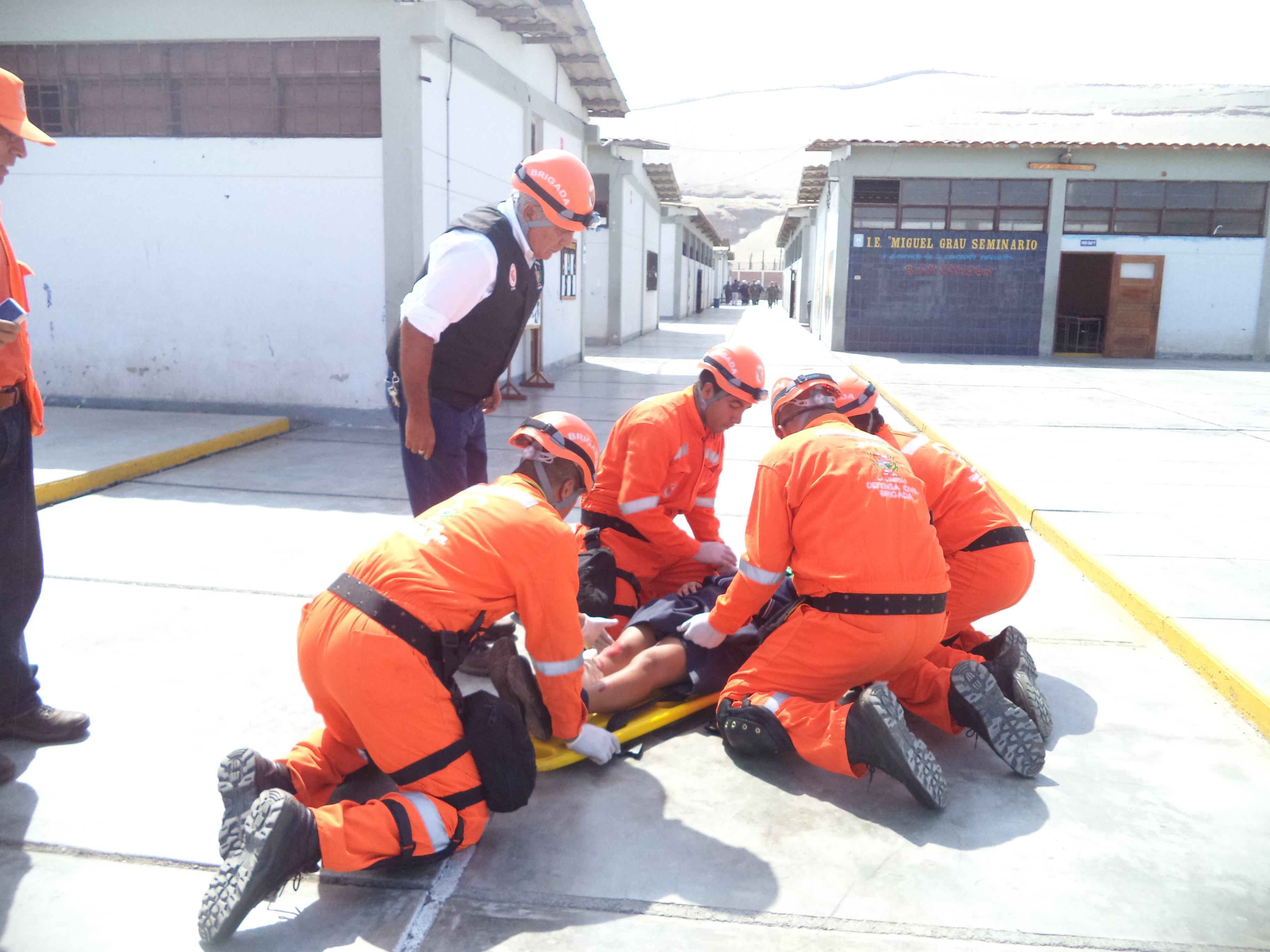 Realizan simulacro para evacuar a pobladores de Salaverry