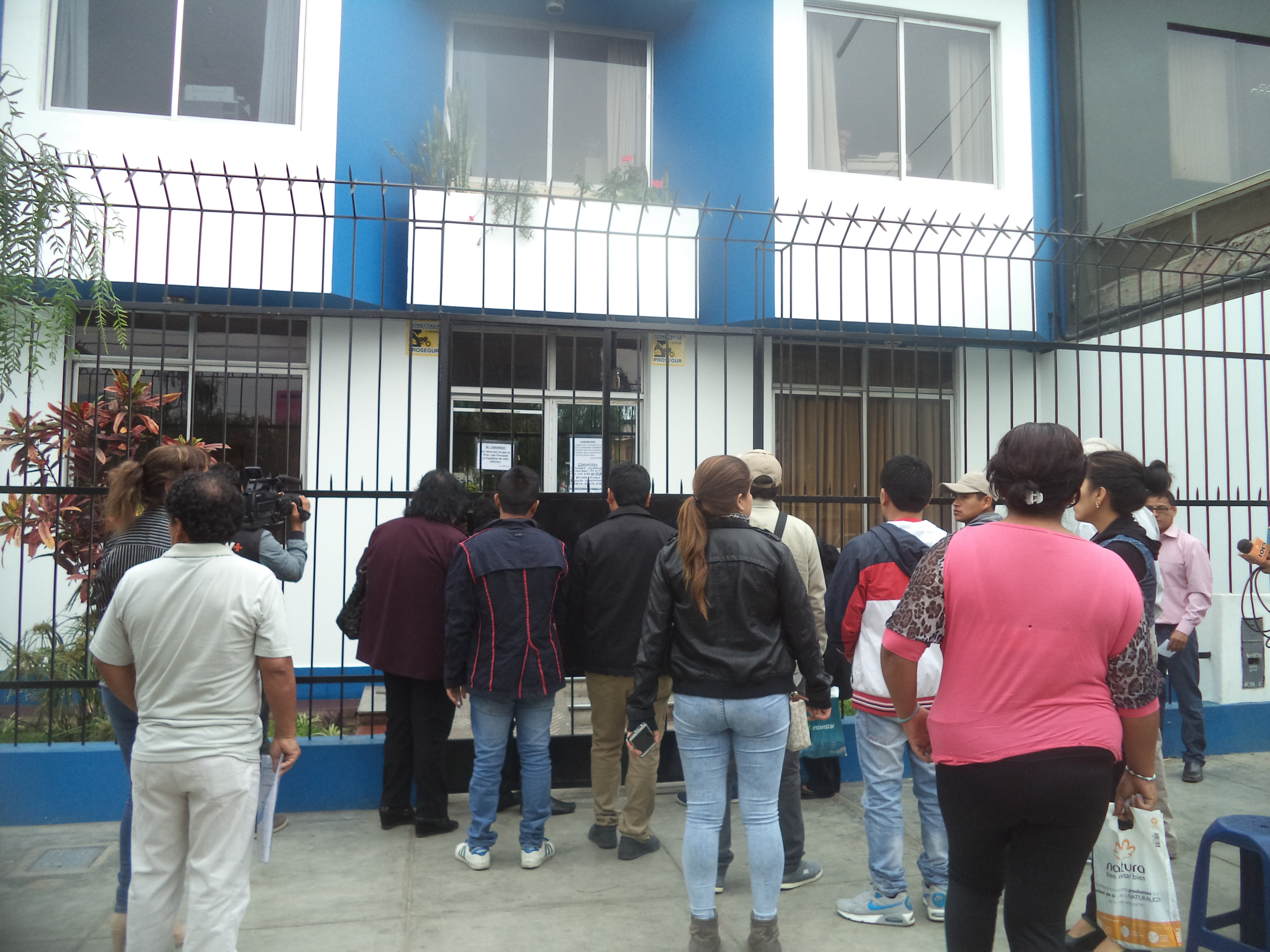 Suspenden servicio en Migraciones por corte de luz