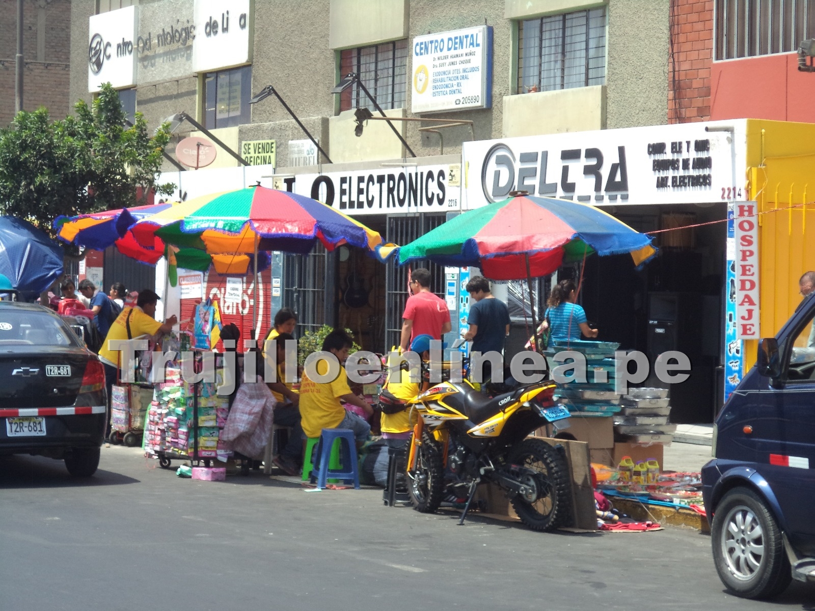 Trujillo: Ambulantes utilizan uniforme para que no los saquen de las calles
