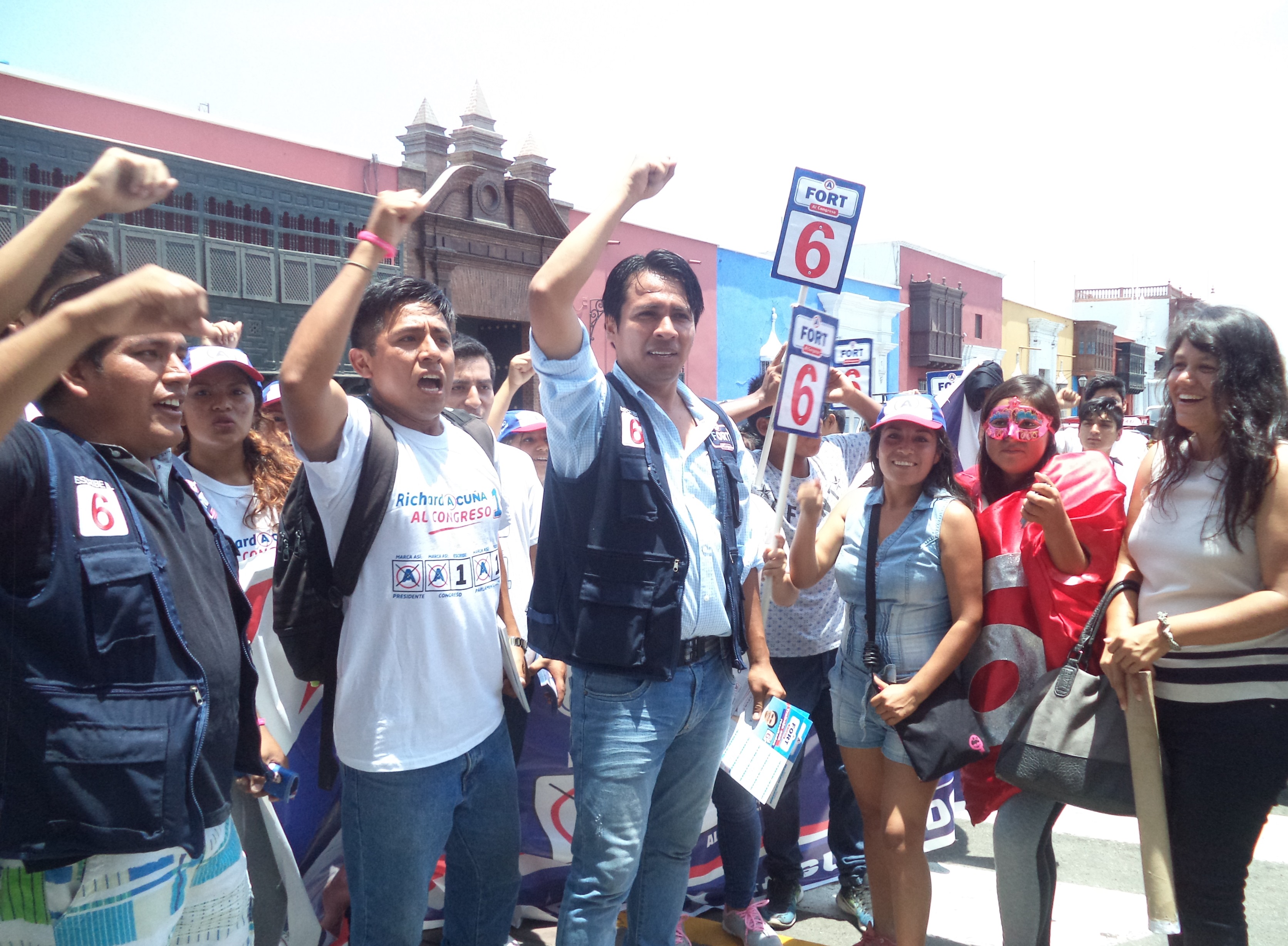 Apepistas se resignan ante la exclusión de César Acuña