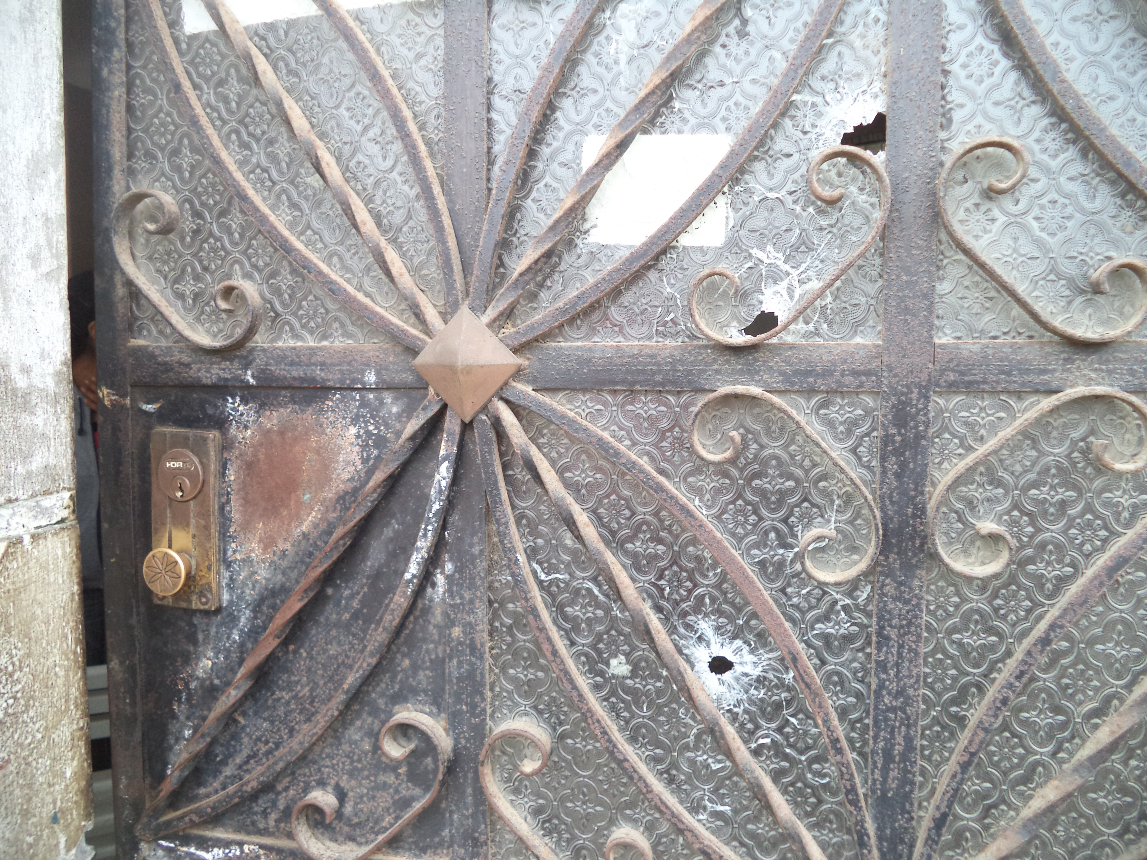 El Porvenir: Delincuentes disparan 30 balazos contra vivienda