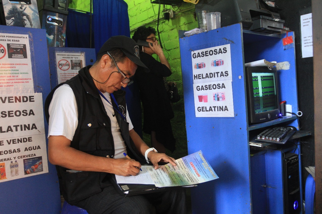 Cierran cabinas de internet dentro de mercado ex Mayorista