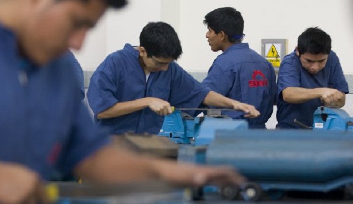 Gobierno impulsará desde el 2015 educación tecnológica en varias regiones del país