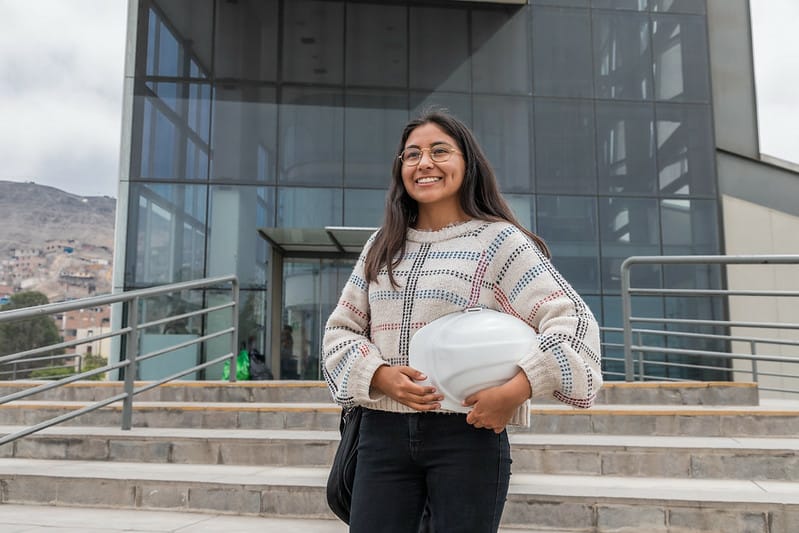 Mayoría de ganadoras de Beca Mujeres en Ciencia eligió estudiar ingeniería 