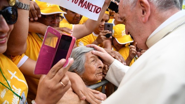 Trujillo: papa Francisco le dio el mejor regalo de cumpleaños a anciana de 98 años