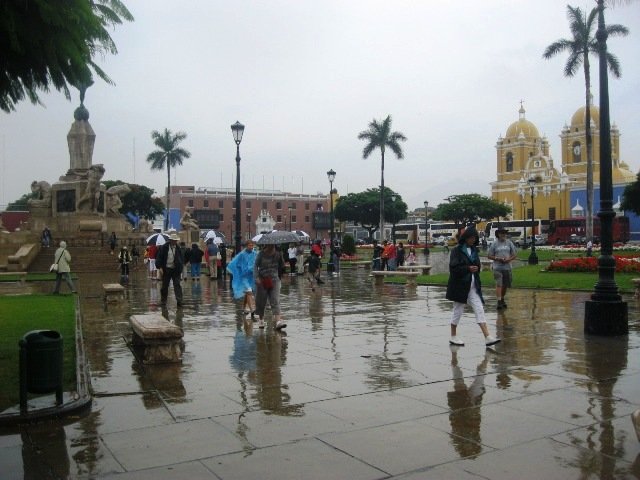 Defensor del Pueblo pide a gobiernos locales implementar plan de contingencia frente a “El Niño”