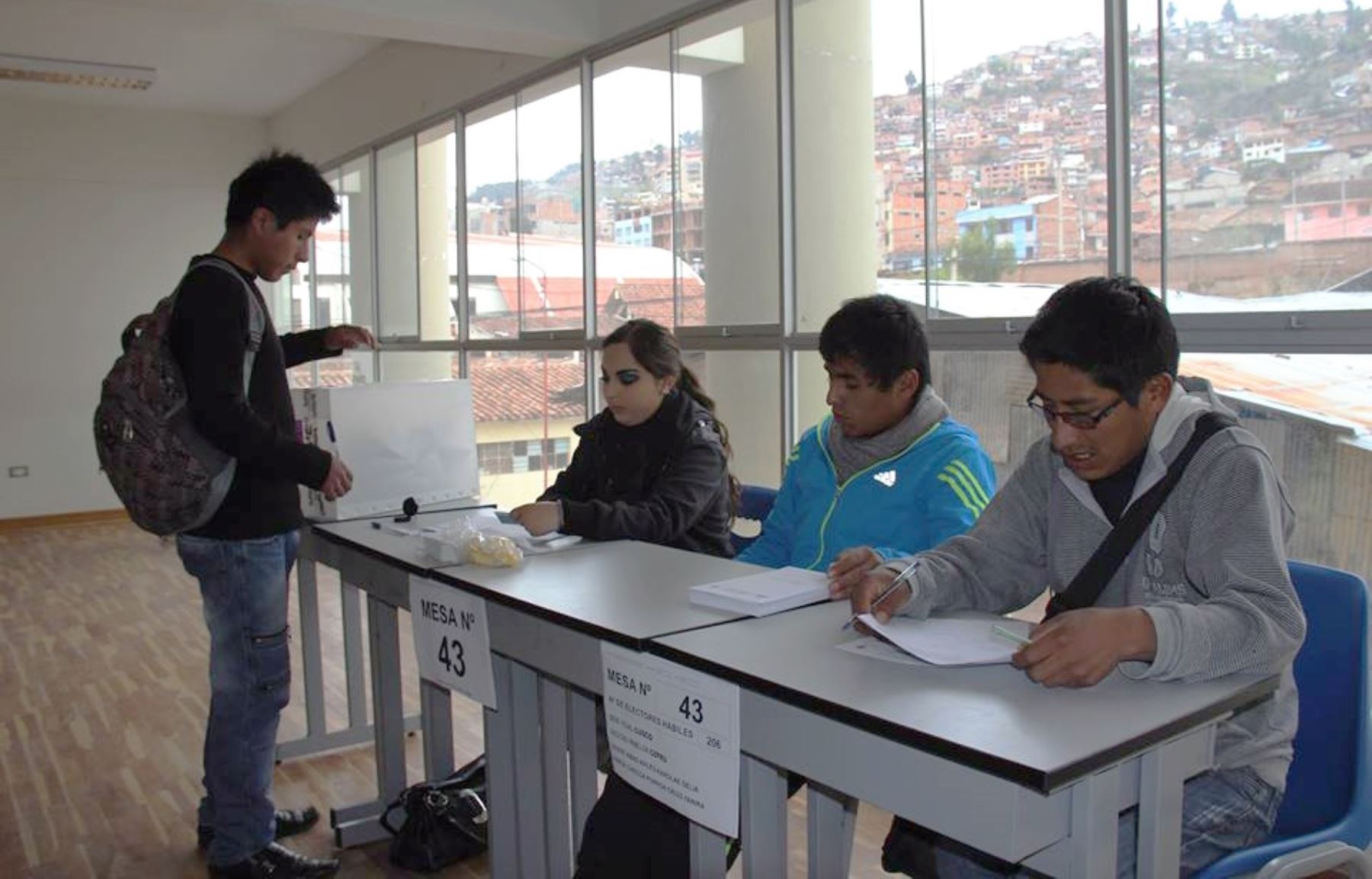 Jóvenes que cumplan 18 años hasta el 07 de octubre sufragarán en elecciones