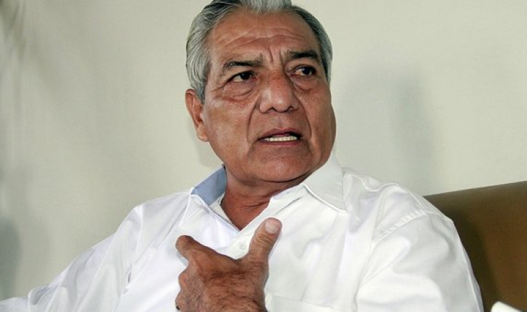 Elidio Espinoza en contra de instituciones que no participarán en desfile cívico como protesta contra la corrupción