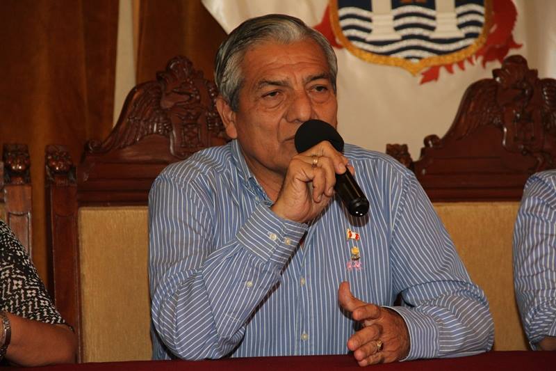 Acusan a Elidio Espinoza de querer vacar a regidora Milagros Mantilla