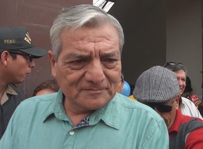 Elidio Espinoza minimiza cadena humana en contra de remodelación de plaza de armas