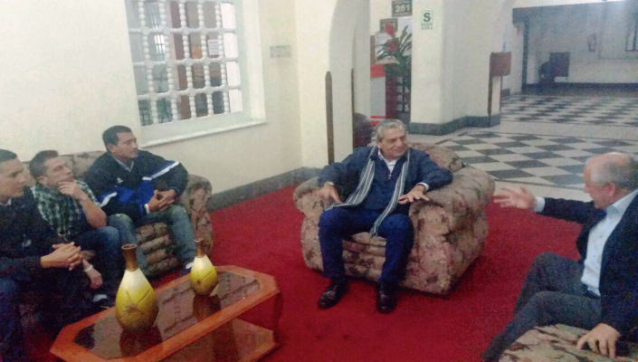 Elidio Espinoza se reunirá con Walter Oyarce para tratar tema de las barras bravas