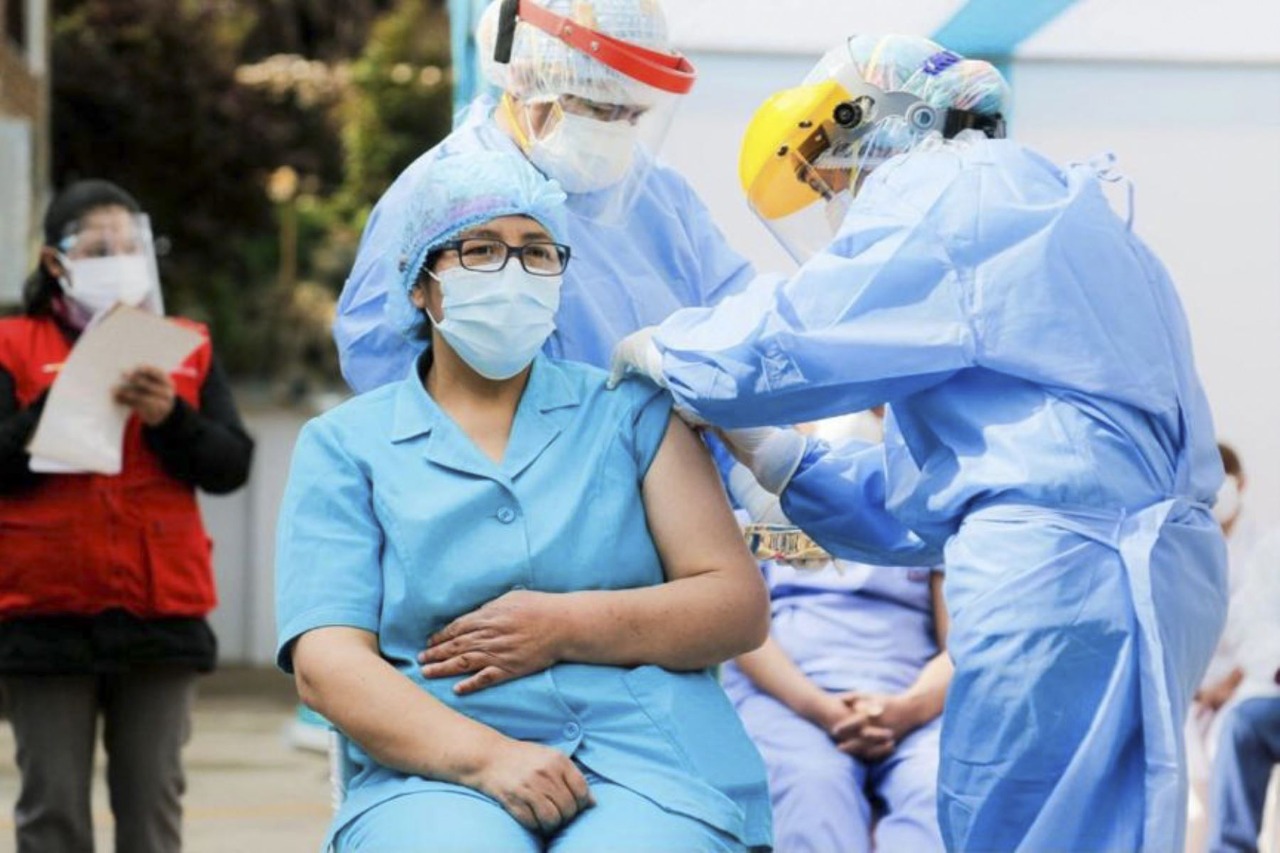 Más de 150 mil profesionales de la salud ya fueron vacunados con tercera dosis contra el covid-19