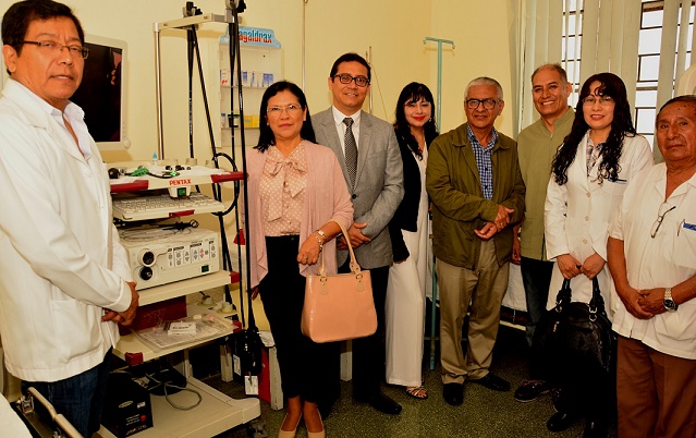 UCV entrega equipos al Hospital Belén para servicio de Gastroenterología
