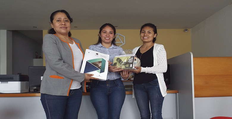 Municipio de Trujillo entrega libros a instituciones académicas y culturales