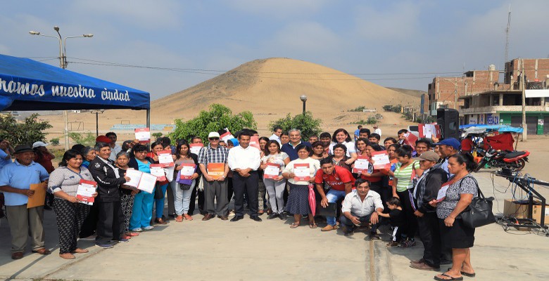 Municipalidad entregó más de 150 títulos de propiedad a vecinos de Alto Trujillo