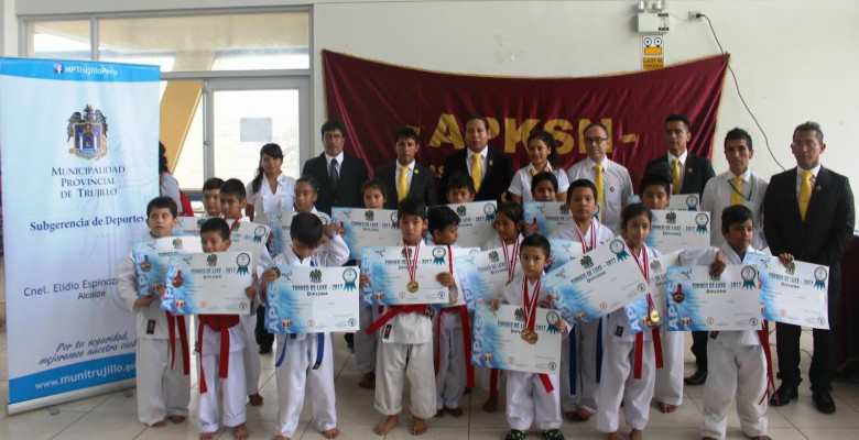 Escuela municipal de Karate de Trujillo participará en torneo nacional en Cajamarca