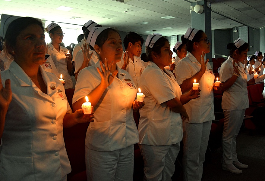 Trujillo: estudiantes de Enfermería participan en ceremonia de imposición de tocas