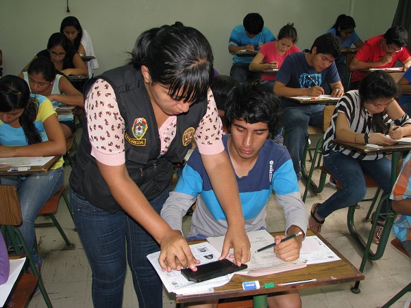 Dos mil jóvenes postularon al examen de admisión de Letras de la UNT