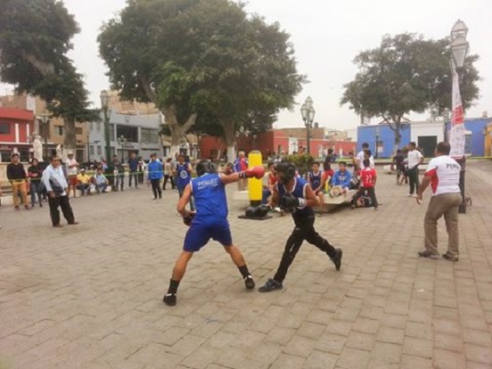 IPD realizó exhibición de box en la Plazuela El Recreo