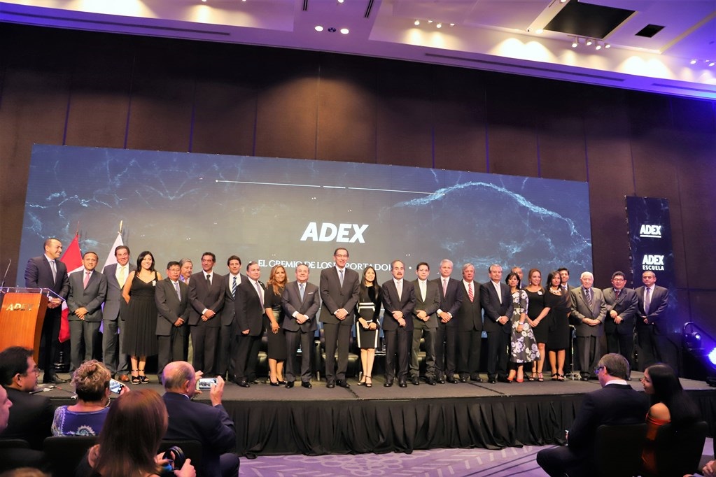 Presidente Vizcarra acepta liderar la gran   transformación para que Perú sea potencia exportadora