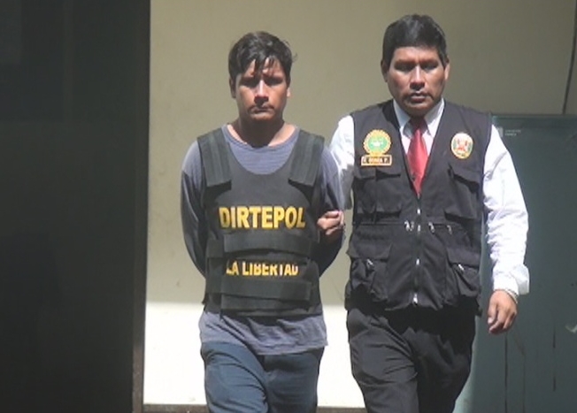 Sujeto cae con dinero de extorsión que cobró en el sector El Milagro